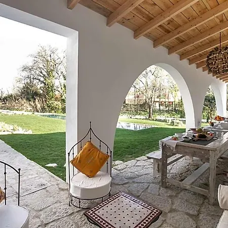 Villa Eugaria Sleeps 11 With Pool Air Con And Wifi *